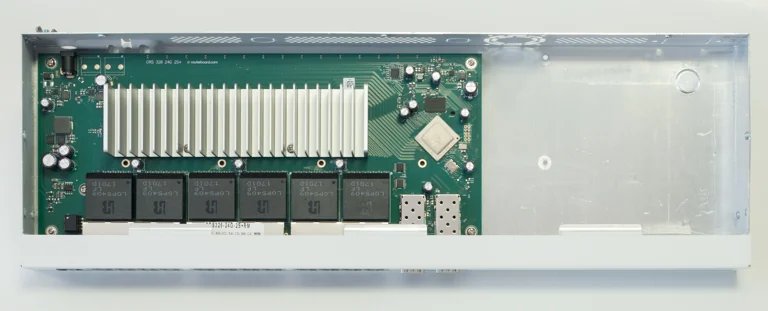 mikrotik Crs-326-24G-2SRM 2